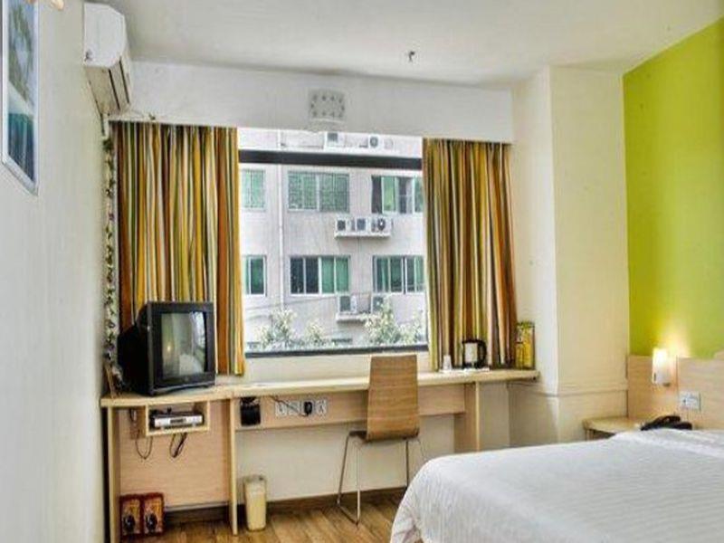 7 Days Inn Fuzhou Gandong Avenue Passenger Station מראה חיצוני תמונה