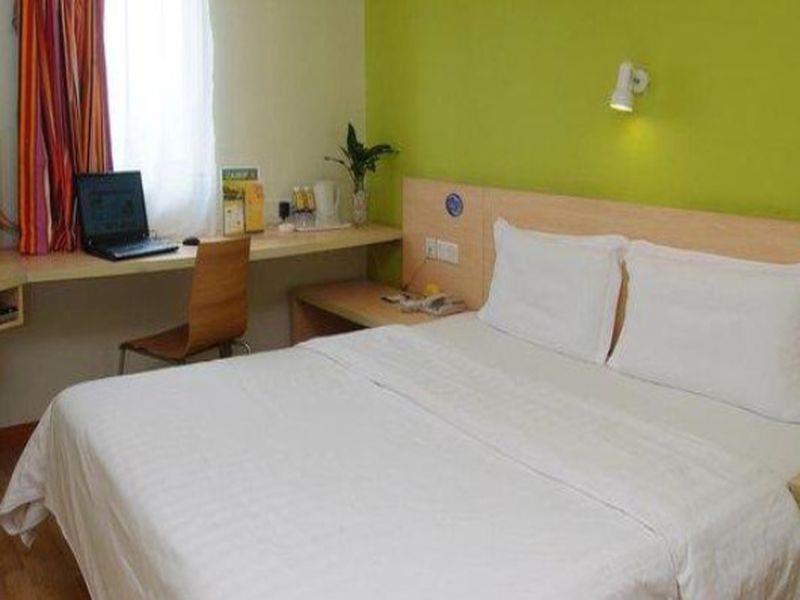 7 Days Inn Fuzhou Gandong Avenue Passenger Station מראה חיצוני תמונה